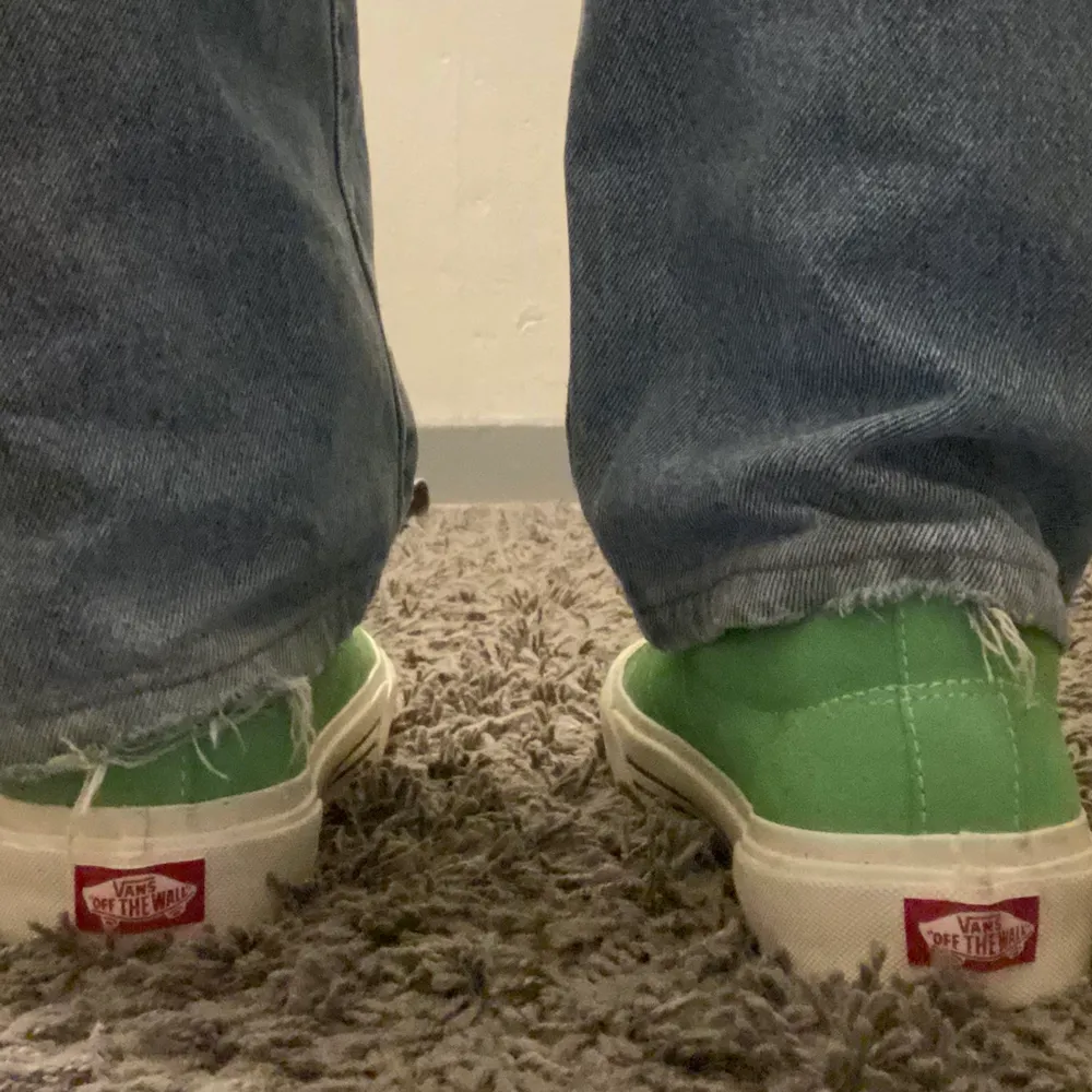 Ett par balla gröna skor från vans i strl 40💚 . Skor.