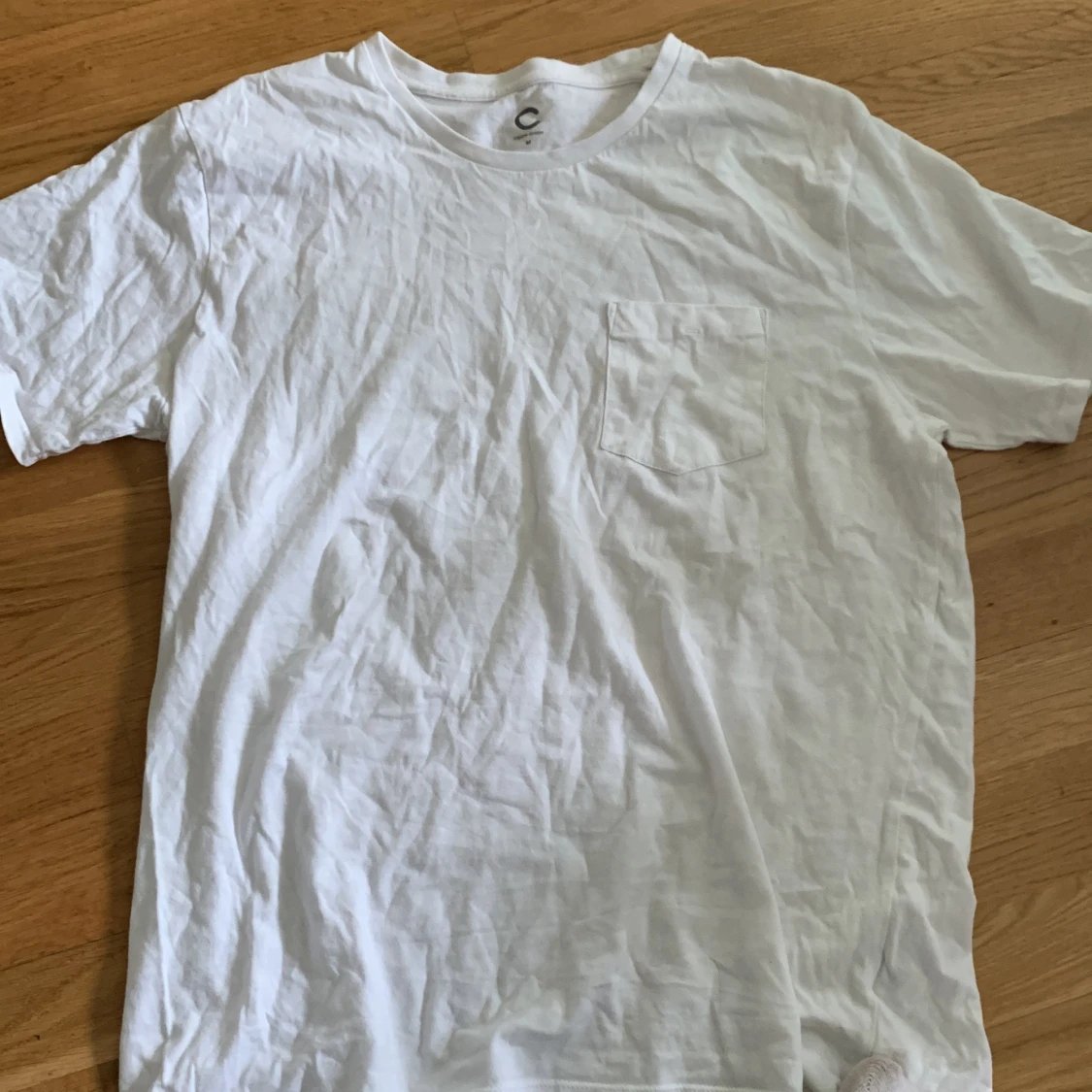 vit T-shirt strl M - 90