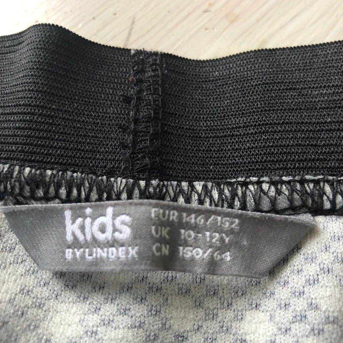 Söt prickig barnkjol - 91