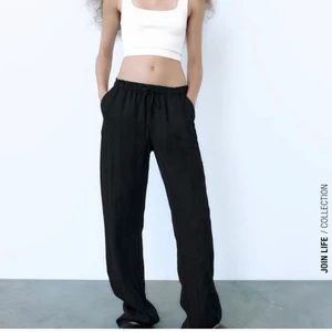 Zara linnebyxor  - säljer dessa helt nya trendiga zara byxor i storlek XS pga för stora för min smak. Endast testad 1 gång så dem är i toppskick! ❤️‍🔥