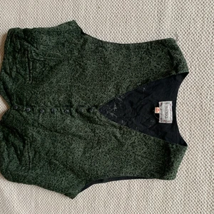 Skitsnygg väst - Väst med grönt och coolt mönster