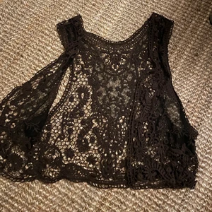 brun virkad väst - brun virkad väst. super söt bra skick 