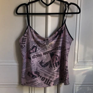 Linne - Lila linne med häftigt tryck! Jättefint till vår och sommar⭐️