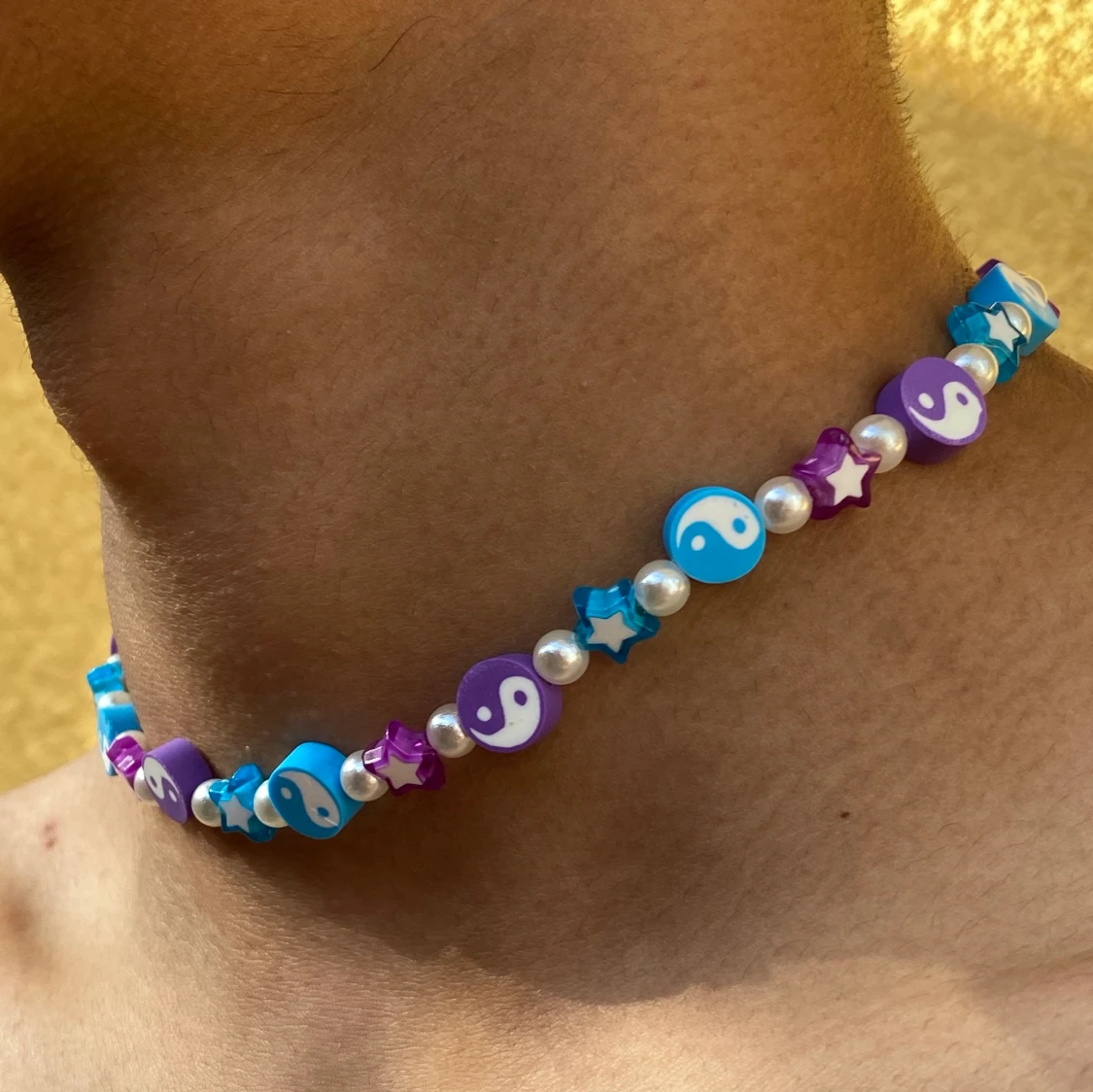 Blå och lila yin yang pärlhalsband 🌀☂️ - 90