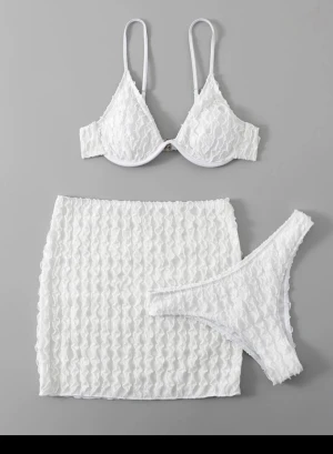 Bikini - Jättefint bikini set  Helt oanvänd o oöppnad då jag råka klicka hem 2