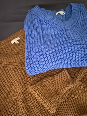 Stickade tröjor  - En tröja 150. Säljer båda för 200kr. Kommer ej till användning. 