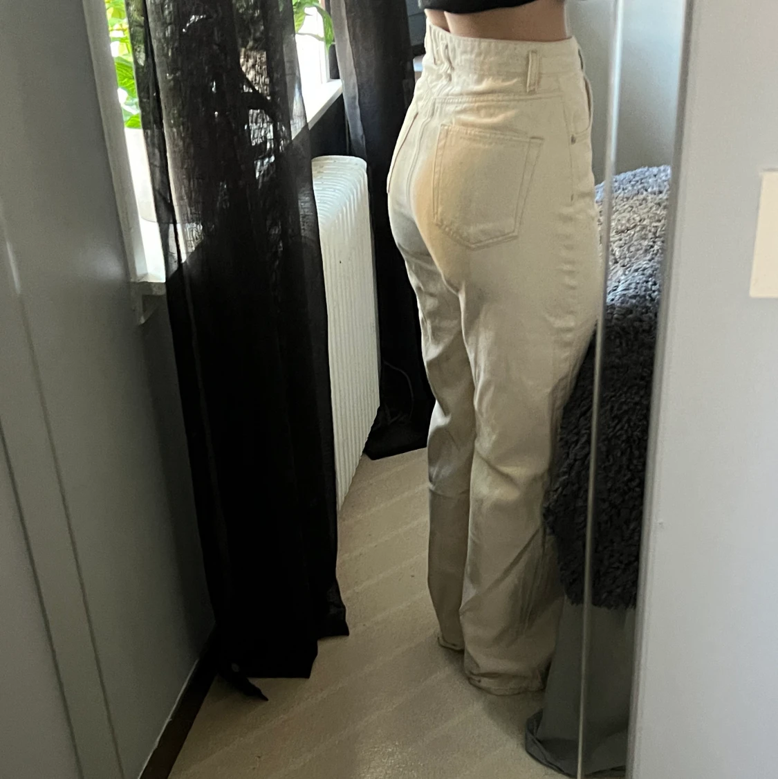 Beiga jeans från pull&bear - 90