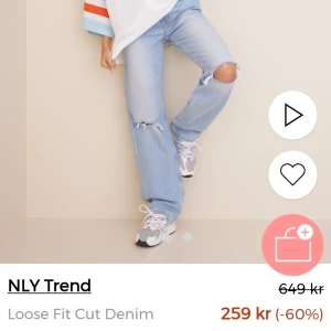 NLY Jeans  - helt nya jeans, som tyvärr är för små för mig. Det är strl 46 i en ganska ljus blå färg. Köparen står för frakten!