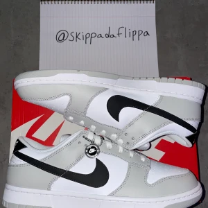 NIKE Dunk Low ”Lottery pack Grey fog” - Helt nya Nike Dunk Low ”Lottery pack grey fog” i originalkartong.