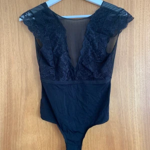 Body  - Body från pices, använd men fortfarande väldigt fin.  Skriv för intresse 🌸