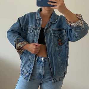 Jeans jacka - Från second hand Använt 1-3 ggr, bra skick