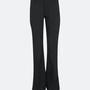 Bikbok kostymbyxa - Säljer nu dessa lågmidjade kostymbyxor från bikbok i strl 34. Endast använda en gång! Kan även tänka mig att byta mot likadana fast i strl 36 (svarta eller vita)💓