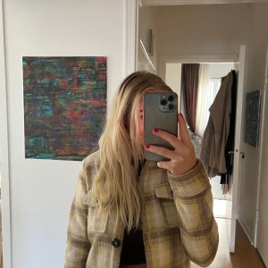 Jacka stl XS - Bra skick, inte använd så mycket. 