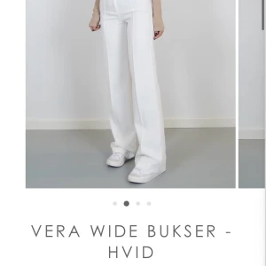 Kostymbyxor - Venderbys - Säljer mina älskade vita kostymbyxor från Venderbys, de har inga fickor!! Helt okej använda därav kan jag tänka mig att sänka priset ännu mer!! Köpte de för ca 680kr och säljer nu för 350kr! ❤️❤️ skriv för fler bilder! ❤️❤️❤️
