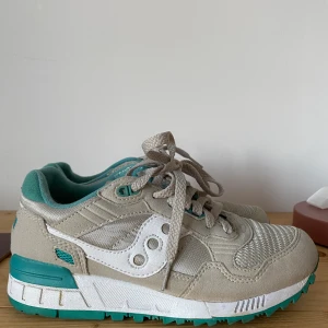 Saucony sneakers - Saucony sneakers  Kan mötas upp i Stockholm och Norrköping  