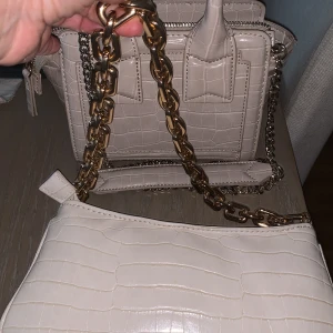 Väskor - Jätte bra skick , kan skicka mer bilder vin intresse. 100kr /st