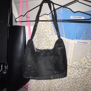 Glitterväska - Aldrig använd  200kr+frakt