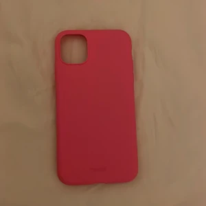 Mobilskal holdit - Jag säljer mitt mobilskal från holdit för den inte kommer till användning. Till iPhone 11