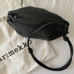 Ny Marimekko handväska  - Pikku Klara  nyskick Marimmeko handväska - ord pris 2100 - pris kan diskuteras 💕