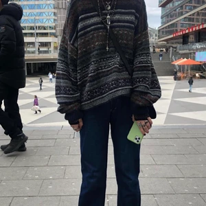 stickad tröja - stickad tröja som jag inte längta använder. väldigt oversized (jag är normalt XS/S)