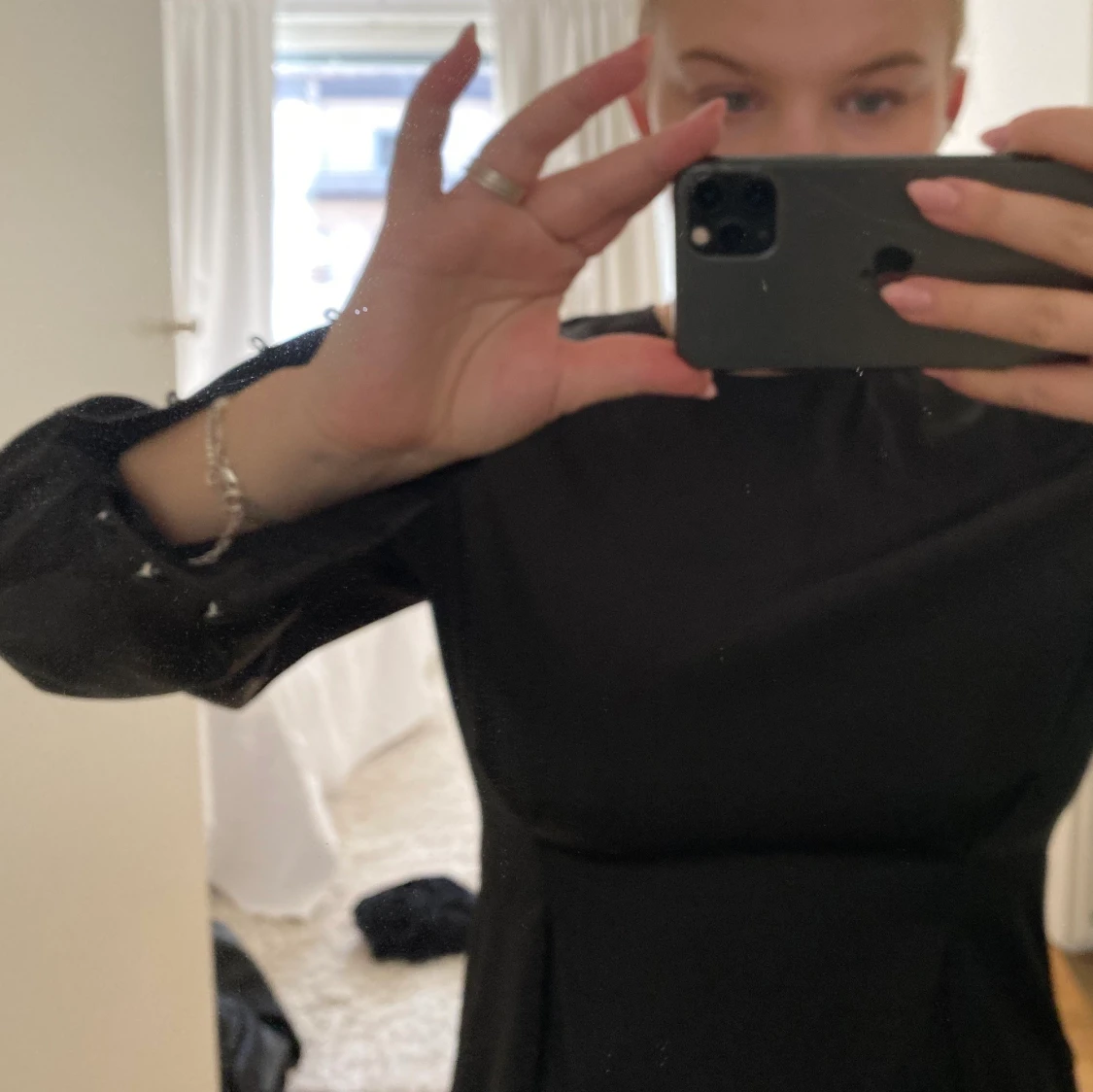 Glansig klänning - 90