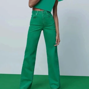 Gröna jeans - Säljer dessa jeans från zara.Använda fåtal gånger så i nyskick 