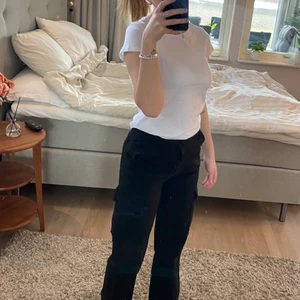 Cargopants - Finaste cargopantsen❤️‍🔥råkade beställa två därav att jag säljer ena paret, alltså aldrig använda! Jag är 165