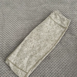 Gymshark tights  - Säljer dessa billigt på grund av att dom är lite urtvättade men ser fortfarande fina ut. Tightsen är i storlek XS. Skriv gärna privat för fler bilder! 