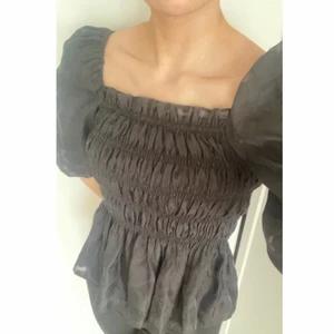 Fin topp! - Fin topp, svart i storlek XS, stretchigt material. 