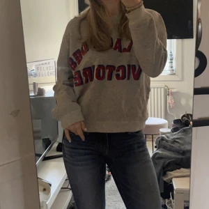 Claudie Pierlot - Köptes för 900 i Paris, säljer för 230 plus frakt💓💓Så snygg 