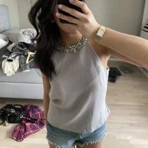 Snygg festtopp  - Kollar intresset på min jättefina topp🥰🥰 absolut en favorit i garderoben!! 