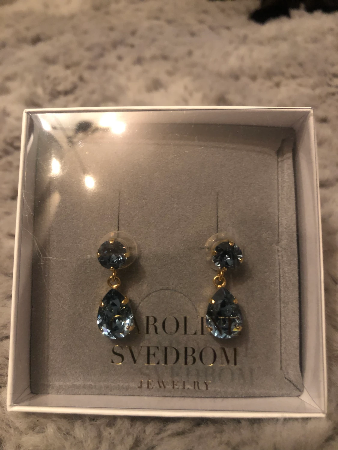 Caroline Svedbom Mini drop earring blue  - 90