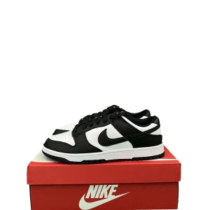 Nike Dunk Low Retro ”White Black 2021 (W)” - Nike Dunk Low Retros ”White Black 2021 (W)”  Helt nya  Storlek: 39  Pris: 1300kr.  Skicka DM vid frågor eller fler bilder.