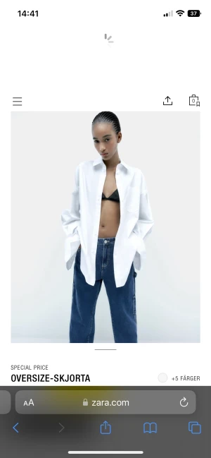 Vit Skjorta - Vit oversize skjorta i storlek S från Zara Skjortan är oanvänd och i fint skick  Ny pris 250 , säljs för 150 kr men pris kan diskuteras  Ska varan leveras står köpare för frakt 