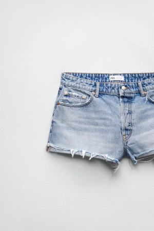 Shorts - Säljer dessa low waist shorts från zara som är så sjukt snygga 💗
