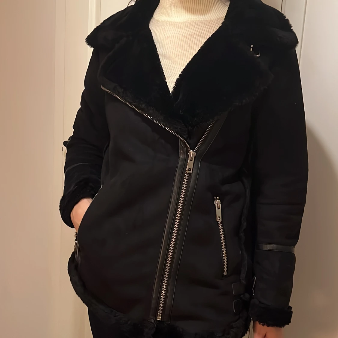 Svart jacka pull and bear - 90