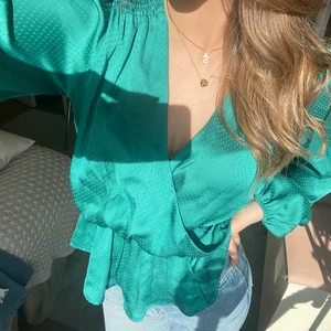 Blus - Supersöt blus ifrån bikbok som inte används längre och är i ett bra skick!