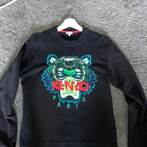 Kenzo tröja fint skick - Sparsamt använd mest hängt i gaderoben:) storlek M