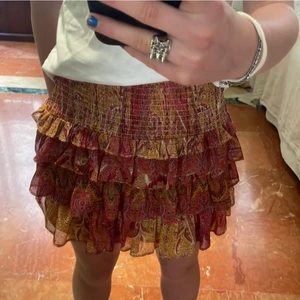 Zara kjol - Så fin kjol från zara! Helt ny med pris lapp kvar!❤️ väldigt fin till sommaren!