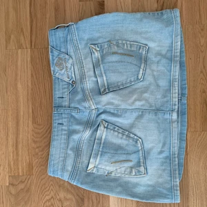 Fornarina jeanskjol vintage - Sjukt najs kjol, bra skick!!!!!!!!!!! 💕💕💕💕💕💕