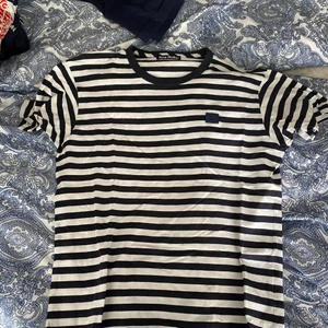 Storlek S - Dunder bra skick knappt använd, köpt på Farfetch helt ny för 1-2 år sen