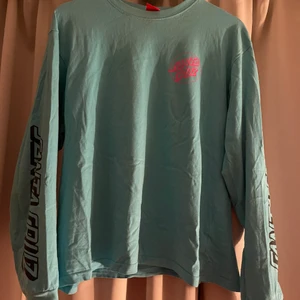 Santa cruz tröja - Väldigt fin tröja som är sparsamt använd 