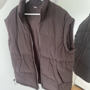 Väst - Brun superfin väst, nyskick. 