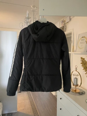 Adidas jacka - Vår/ höst jacka stl xs