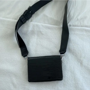 Väska CW - Jättefin väska från Carin wester. Nästan helt oanvänd 🥰