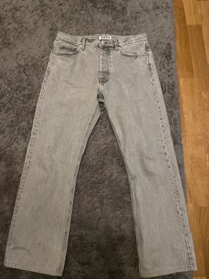 Hope rush denim jeans - Köpta på Hope Sthlm ganska bra skick på de för fler bilder skicka pm  Slut sålda i denhär storleken