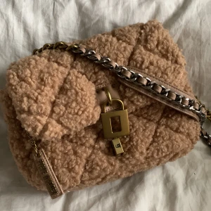 Steve madden väska - Superfin väska från steve madden, helt oanvänd