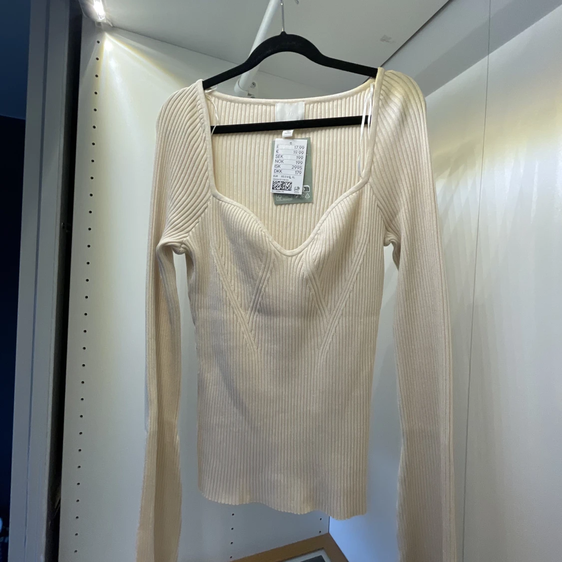 Ribbstickad tröja - 90