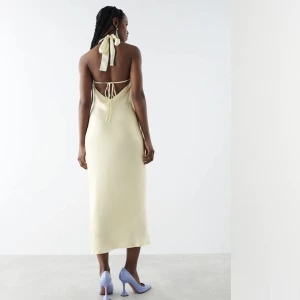 Sökes - Söker shiva dress i storleken 32🥺