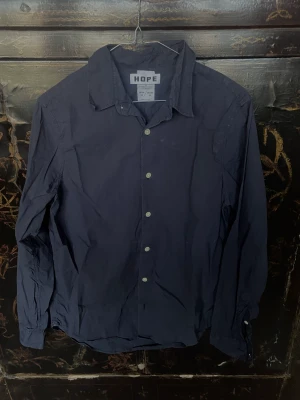 Blå skjorta  - Fin klassisk blå skjorta 